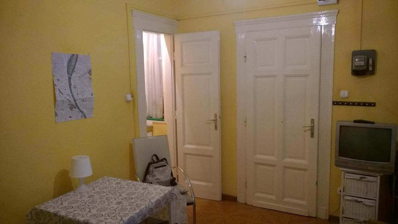White Ship Apartman Boedapest Buitenkant foto