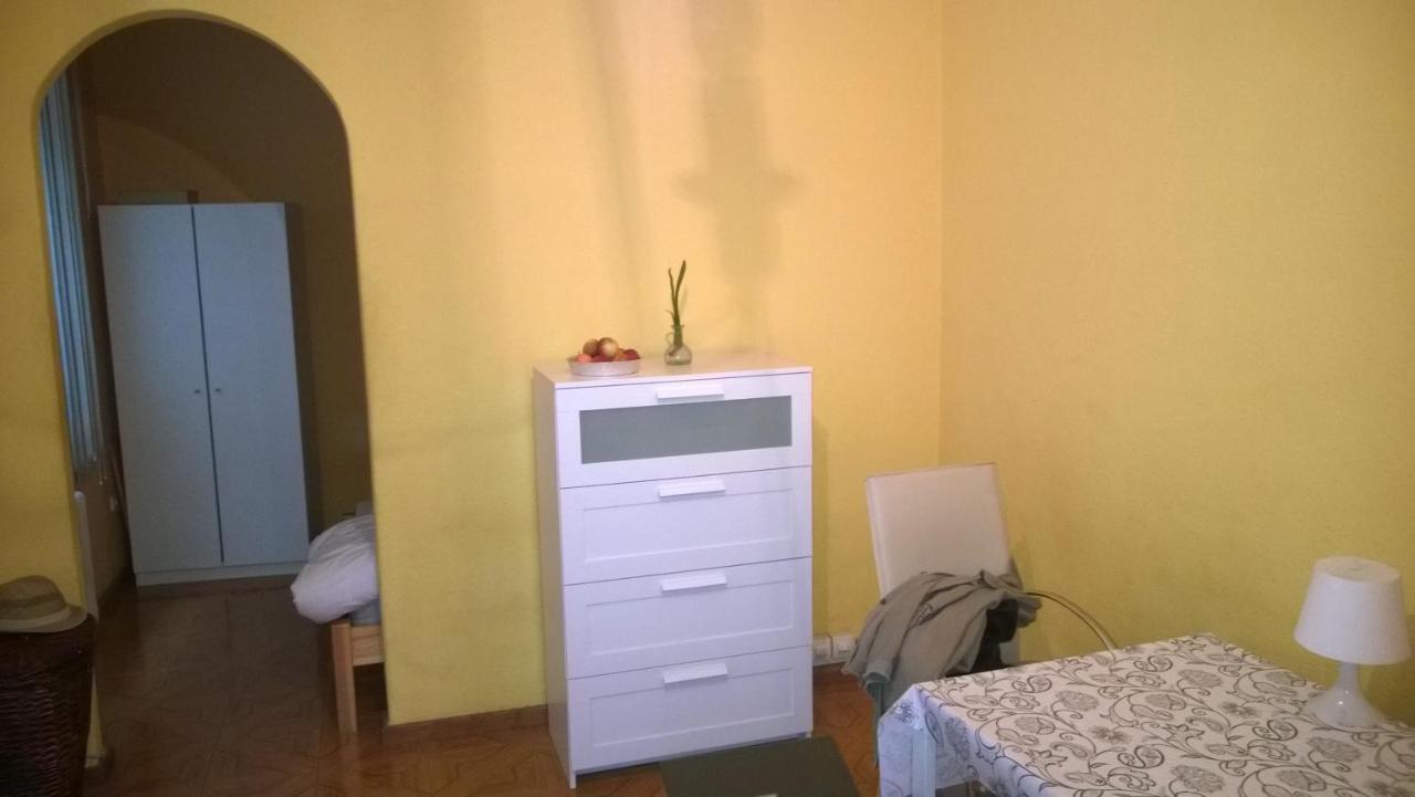 White Ship Apartman Boedapest Buitenkant foto