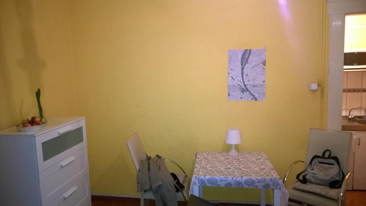 White Ship Apartman Boedapest Buitenkant foto